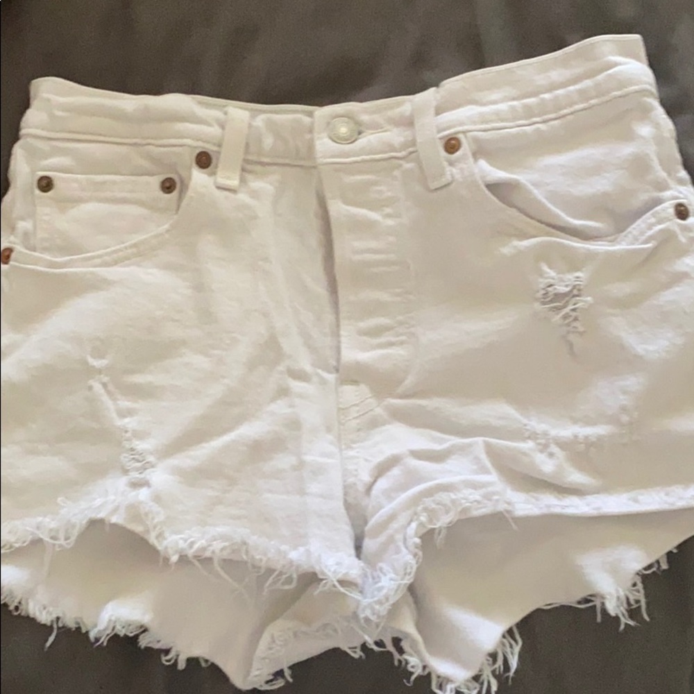 levi’s 501 white jean shorts